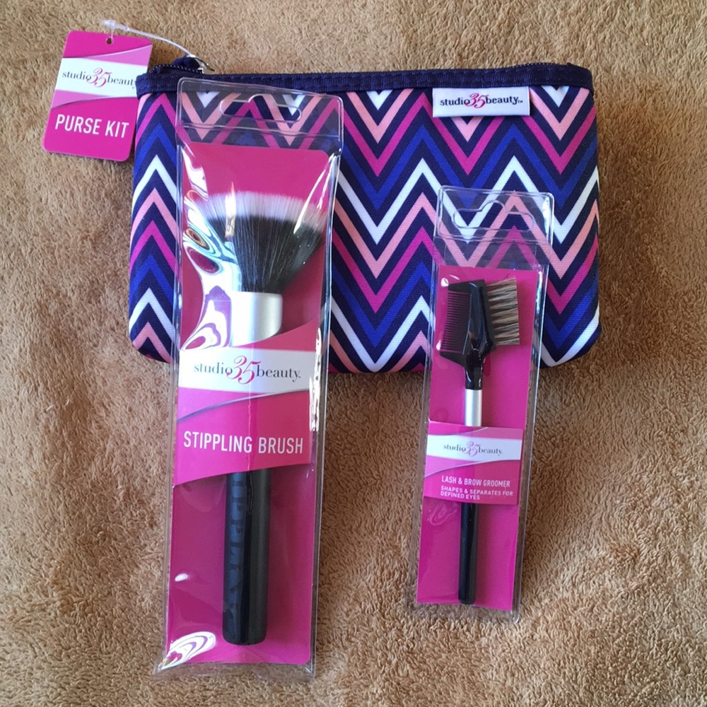 Purse kit & Stippling Brush with Lash&brow Goomer